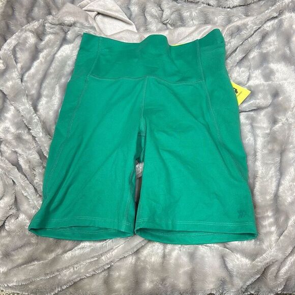 Woen's Brushed‎ Sculpt Bike Shorts - All in Otion™ Size M - Picture 2 of 3